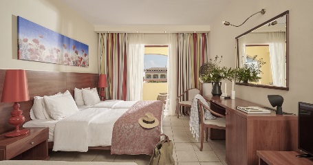 δωμάτιο στο ξενοδοχείο Alkyon Resort στο Βραχάτι Κορινθίας