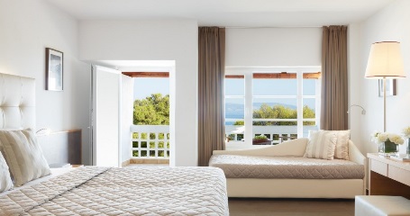 Deluxe δωμάτιο στο ξενοδοχείο Barcelo Hydra Beach Resort στην Ερμιόνη