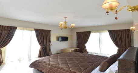 Junior suite στο ξενοδοχείο Bouka Sandy Beach Resort στην Παραλία Μπούκας